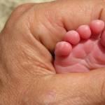 Tiny toes